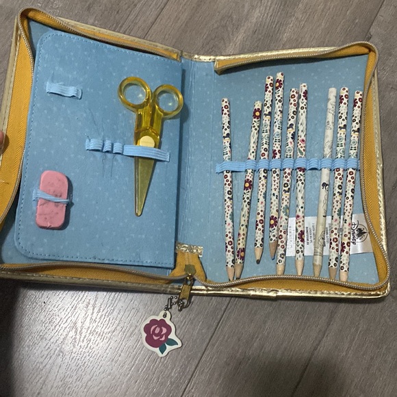 Disney Princess Belle Stationary Kit - Picture 2 of 5